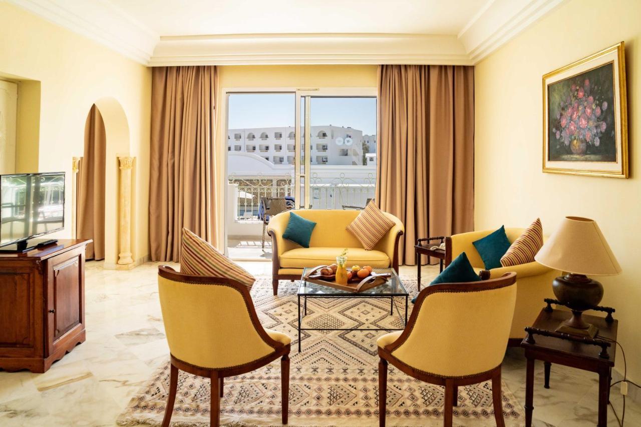 Suite Pool View
