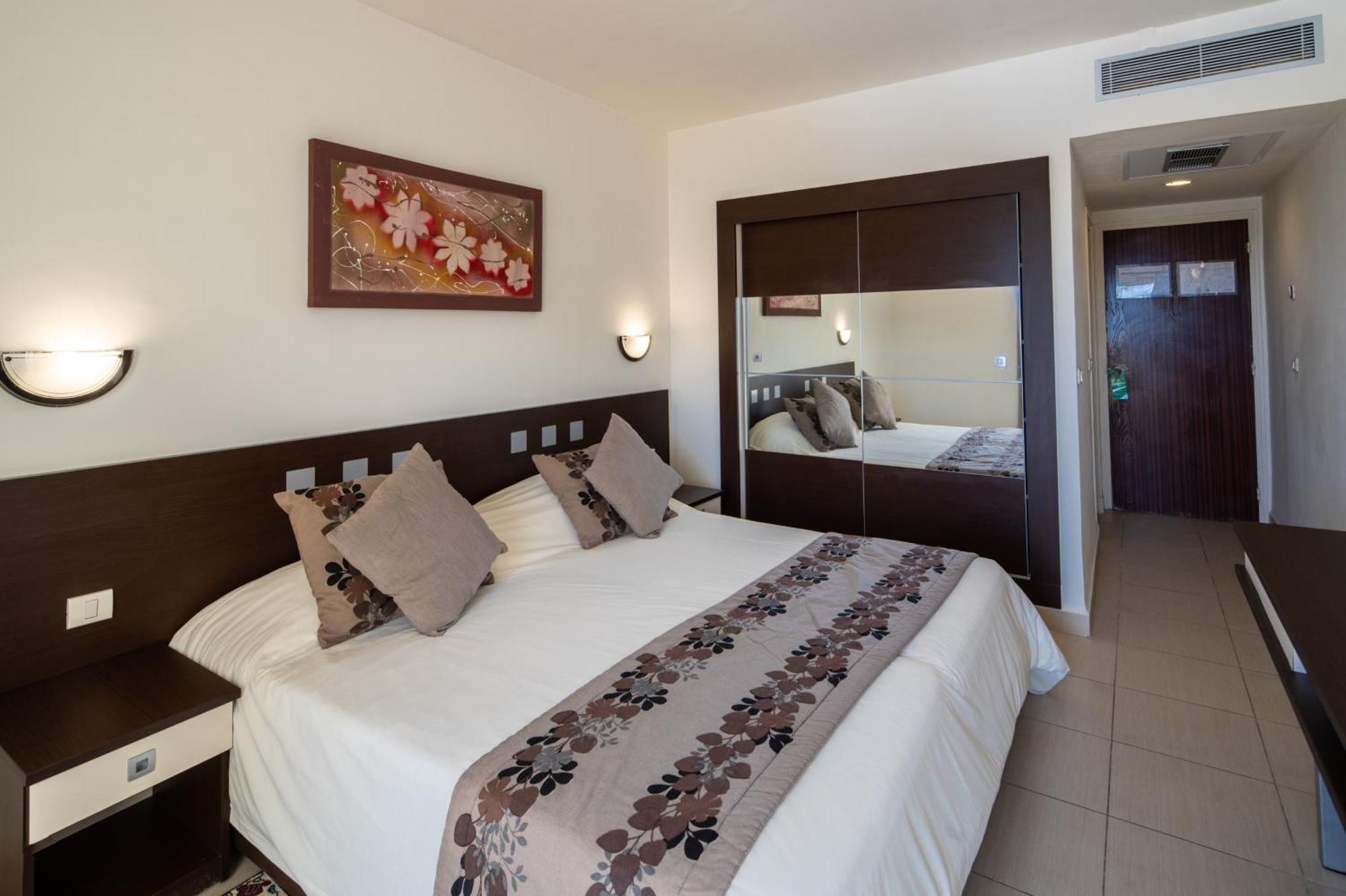 Double Room Garden View