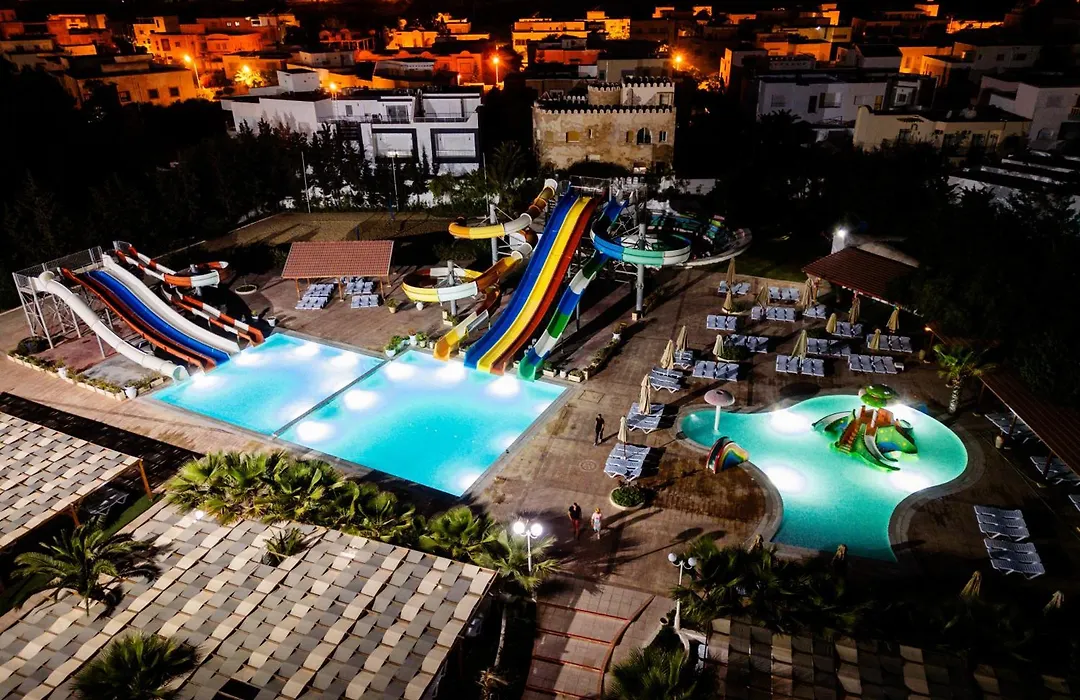 Zodiac Hotel & Aqua Park-1
